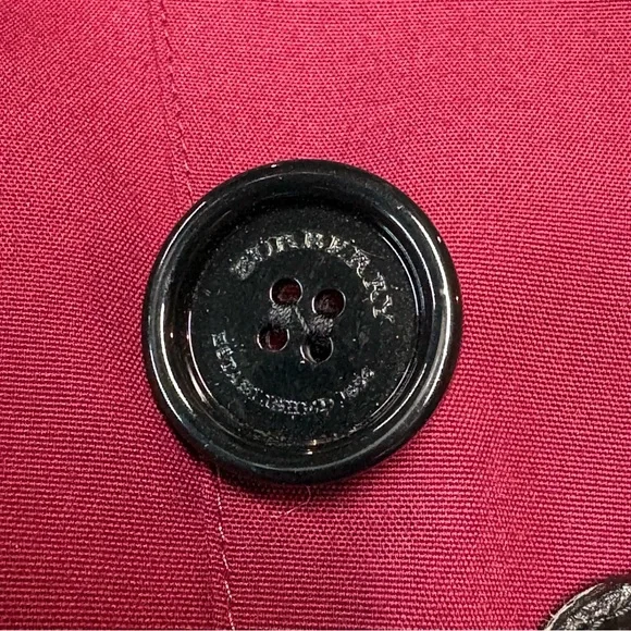 Burberry trench coat. - Picture 11 of 16